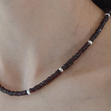 Cargar imagen en el visor de la galería, Kaan Granate Necklace