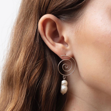 Cargar imagen en el visor de la galería, Espiro Earrings