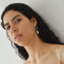 Cargar imagen en el visor de la galería, Espiro Earrings