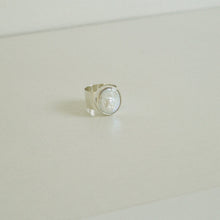 Load image into Gallery viewer, Luna Ring