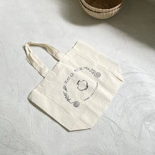 Cargar imagen en el visor de la galería, Tote UOQAUS x CRUDO