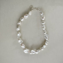 Load image into Gallery viewer, Perla Barroca Carlota Necklace