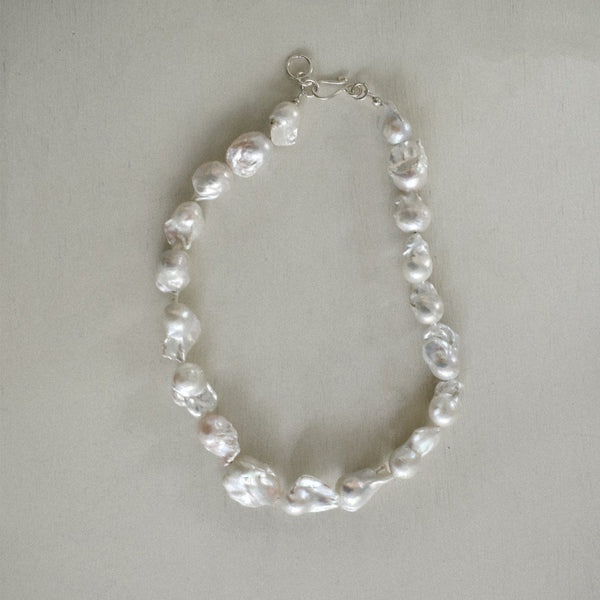 Perla Barroca Carlota Necklace