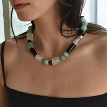 Load image into Gallery viewer, Mundo Necklace