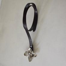 Cargar imagen en el visor de la galería, Magnolia Cinto - Hair Pin