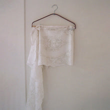 Load image into Gallery viewer, Pareo Deshilado Greca