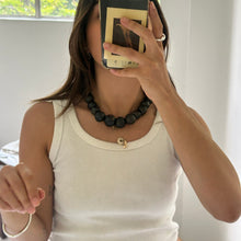 Cargar imagen en el visor de la galería, Collar Peto Barro